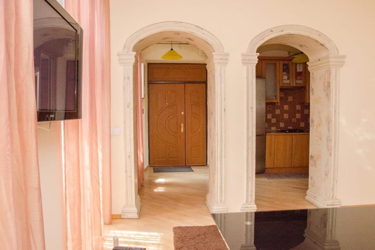 Svobody Avenue Apartment Lviv Dış mekan fotoğraf